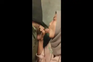 Jilbab Diminta BJ Sebelum Tidur Nurut Tanpa Protes Viral WOT